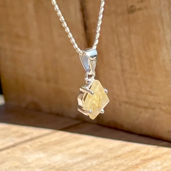 Golden Rutilated Quartz Necklace - Picture 4 of 15